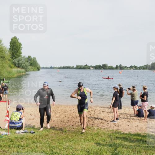 21.06.2025 - 27. Vierlanden-Triathlon MichiJ http://msf.ph/oto/8008420 15.06.2026 10:08:42 Schwimmen 380, 387, 437, 454, 469 meine-sportfotos.de
