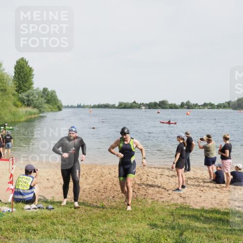 21.06.2025 - 27. Vierlanden-Triathlon MichiJ http://msf.ph/oto/8008430 15.06.2026 10:08:42 Schwimmen 380, 387, 437, 454, 469 meine-sportfotos.de