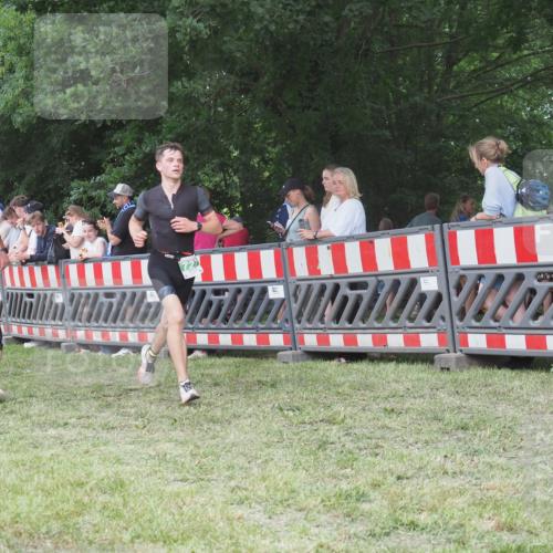 21.06.2025 - 27. Vierlanden-Triathlon KatJ http://msf.ph/oto/8008432 15.06.2025 13:02:21 Ziel 73, 137, 727, 1029, 1030, 1031, 1033 meine-sportfotos.de