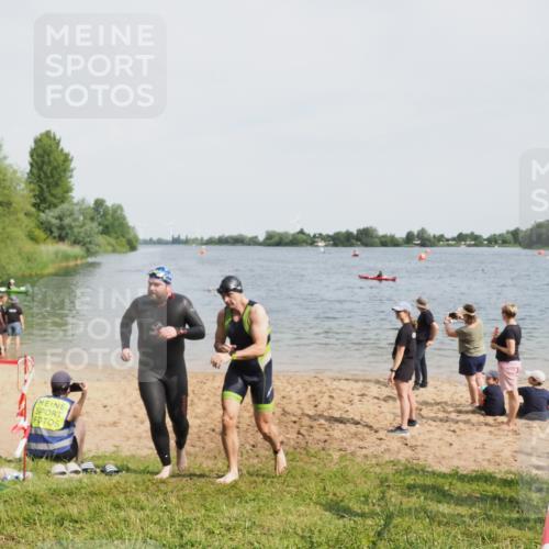 21.06.2025 - 27. Vierlanden-Triathlon MichiJ http://msf.ph/oto/8008436 15.06.2026 10:08:42 Schwimmen 380, 387, 437, 454, 469 meine-sportfotos.de