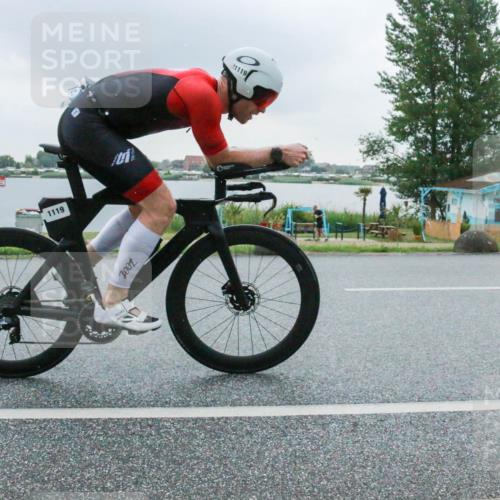 21.06.2025 - 27. Vierlanden-Triathlon H.Heesch http://msf.ph/oto/8008439 15.06.2025 13:27:18 Radfahren 1119, 1146 meine-sportfotos.de