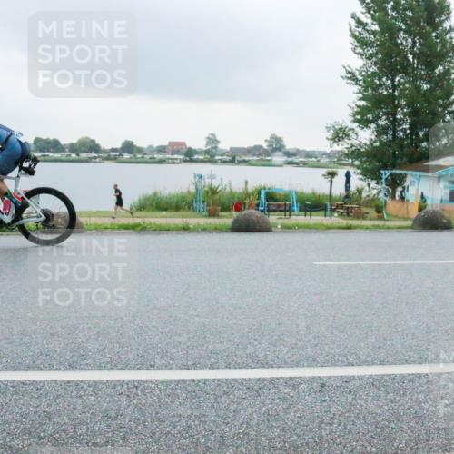 21.06.2025 - 27. Vierlanden-Triathlon H.Heesch http://msf.ph/oto/8008455 15.06.2025 13:27:20 Radfahren 1119, 1317 meine-sportfotos.de