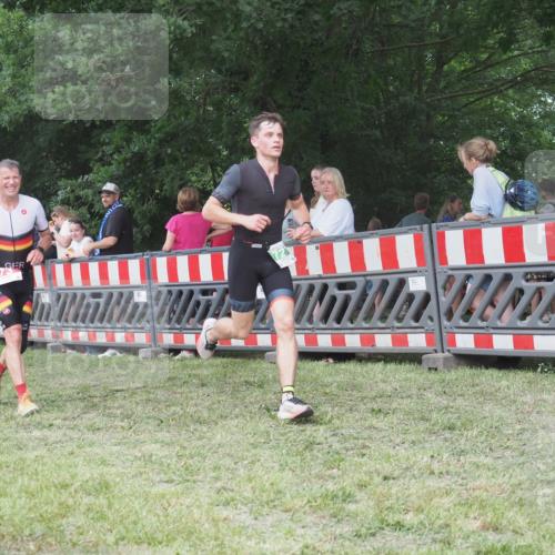21.06.2025 - 27. Vierlanden-Triathlon KatJ http://msf.ph/oto/8008476 15.06.2025 13:02:21 Ziel 73, 137, 727, 1029, 1030, 1031, 1033 meine-sportfotos.de