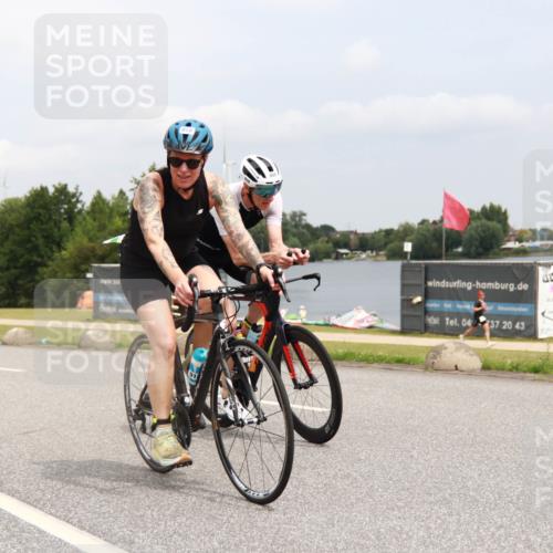 21.06.2025 - 27. Vierlanden-Triathlon H.Heesch http://msf.ph/oto/8008477 15.06.2025 12:16:50 Radfahren 808, 838, 862, 918 meine-sportfotos.de