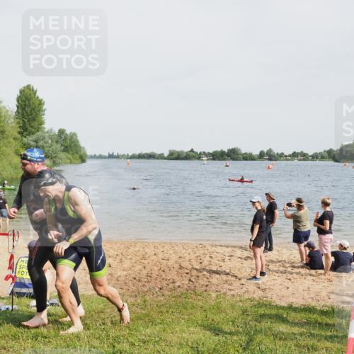 21.06.2025 - 27. Vierlanden-Triathlon MichiJ http://msf.ph/oto/8008500 15.06.2026 10:08:43 Schwimmen 380, 387, 437, 454 meine-sportfotos.de