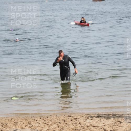 21.06.2025 - 27. Vierlanden-Triathlon MichiJ http://msf.ph/oto/8008510 15.06.2026 10:09:21 Schwimmen  meine-sportfotos.de