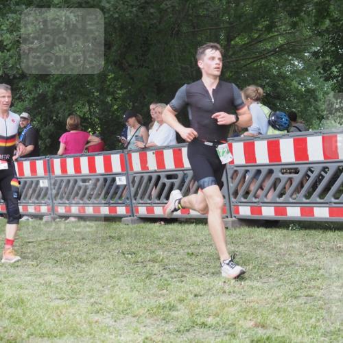 21.06.2025 - 27. Vierlanden-Triathlon KatJ http://msf.ph/oto/8008511 15.06.2025 13:02:22 Ziel 73, 137, 727, 1029, 1030, 1031, 1033 meine-sportfotos.de