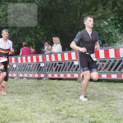 21.06.2025 - 27. Vierlanden-Triathlon KatJ http://msf.ph/oto/8008525 15.06.2025 13:02:22 Ziel 73, 137, 727, 1029, 1030, 1031, 1033 meine-sportfotos.de