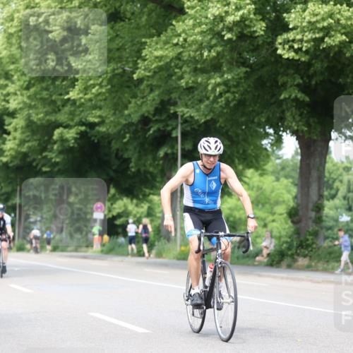 15.06.2025 - 7 Türme Triathlon Yannick Fuchs http://msf.ph/oto/8008530 15.06.2025 13:22:49 Radfahren  meine-sportfotos.de