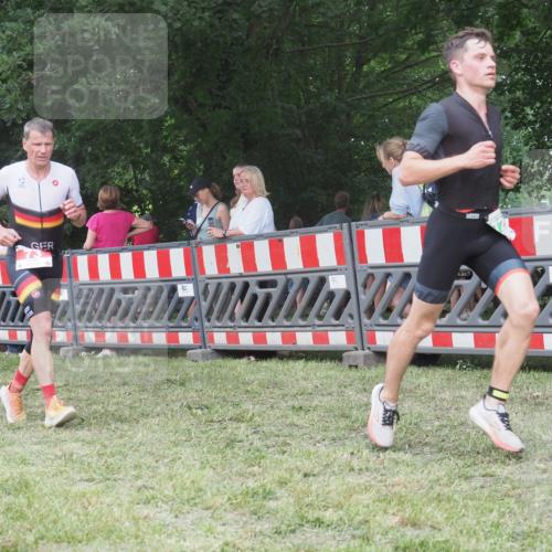 21.06.2025 - 27. Vierlanden-Triathlon KatJ http://msf.ph/oto/8008539 15.06.2025 13:02:22 Ziel 73, 137, 727, 1029, 1030, 1031, 1033 meine-sportfotos.de