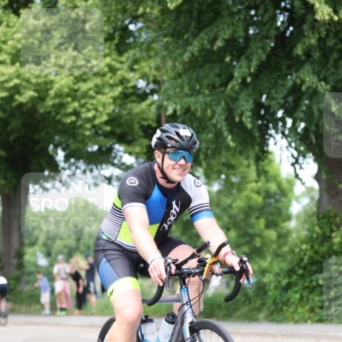 15.06.2025 - 7 Türme Triathlon Yannick Fuchs http://msf.ph/oto/8008573 15.06.2025 13:22:51 Radfahren  meine-sportfotos.de