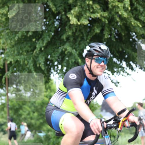 15.06.2025 - 7 Türme Triathlon Yannick Fuchs http://msf.ph/oto/8008577 15.06.2025 13:22:51 Radfahren  meine-sportfotos.de