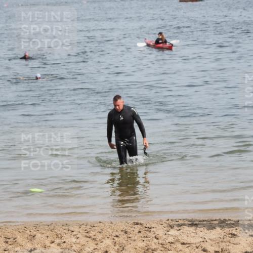 21.06.2025 - 27. Vierlanden-Triathlon MichiJ http://msf.ph/oto/8008599 15.06.2026 10:09:22 Schwimmen  meine-sportfotos.de