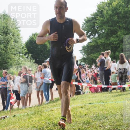 15.06.2025 - 27. Vierlanden-Triathlon KatJ http://msf.ph/oto/8008608 15.06.2025 10:06:56 Schwimmen 131, 367, 386, 388, 396, 423, 429, 441, 457, 467 meine-sportfotos.de