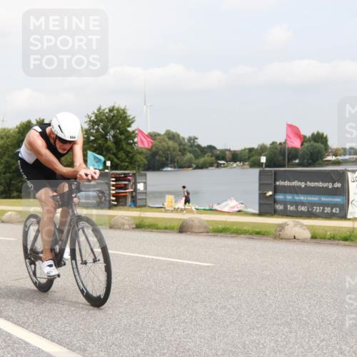 21.06.2025 - 27. Vierlanden-Triathlon H.Heesch http://msf.ph/oto/8008609 15.06.2025 12:17:31 Radfahren 723, 866 meine-sportfotos.de
