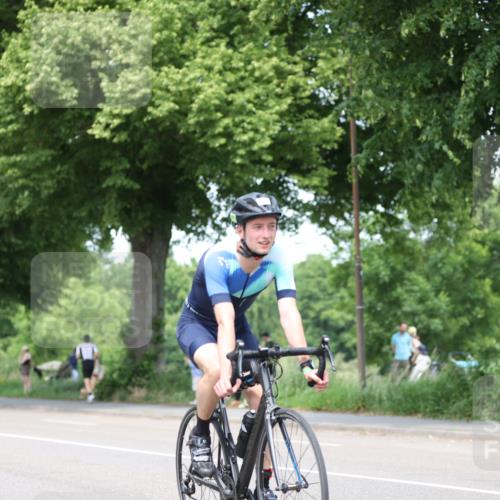 15.06.2025 - 7 Türme Triathlon Yannick Fuchs http://msf.ph/oto/8008614 15.06.2025 13:22:56 Radfahren  meine-sportfotos.de
