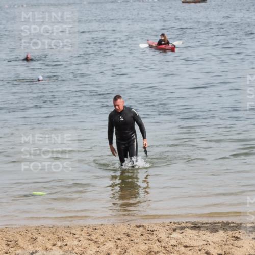 21.06.2025 - 27. Vierlanden-Triathlon MichiJ http://msf.ph/oto/8008619 15.06.2026 10:09:22 Schwimmen  meine-sportfotos.de