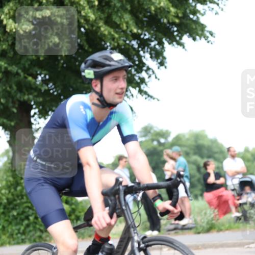 15.06.2025 - 7 Türme Triathlon Yannick Fuchs http://msf.ph/oto/8008631 15.06.2025 13:22:56 Radfahren  meine-sportfotos.de