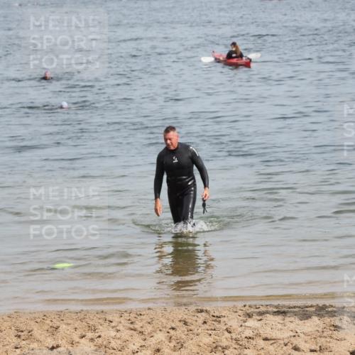 21.06.2025 - 27. Vierlanden-Triathlon MichiJ http://msf.ph/oto/8008634 15.06.2026 10:09:22 Schwimmen  meine-sportfotos.de