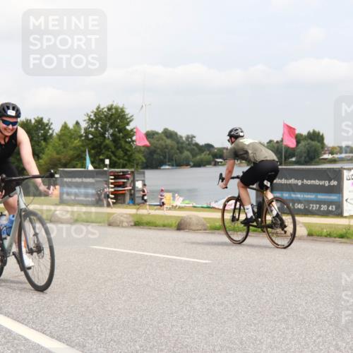 21.06.2025 - 27. Vierlanden-Triathlon H.Heesch http://msf.ph/oto/8008645 15.06.2025 12:18:07 Radfahren 742 meine-sportfotos.de