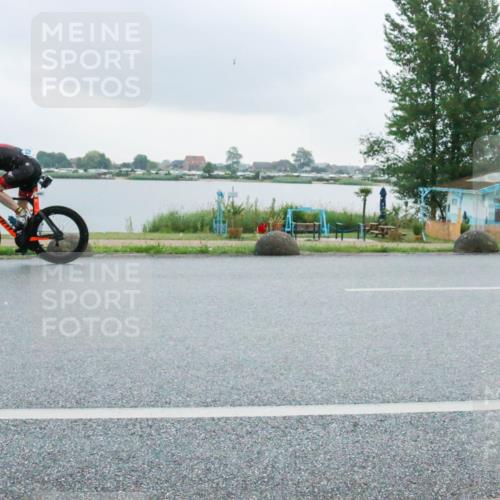 21.06.2025 - 27. Vierlanden-Triathlon H.Heesch http://msf.ph/oto/8008657 15.06.2025 13:27:52 Radfahren 1252, 1255 meine-sportfotos.de