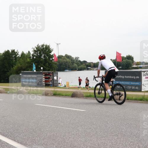 15.06.2025 - 27. Vierlanden-Triathlon H.Heesch http://msf.ph/oto/8008661 15.06.2025 10:49:12 Radfahren 115 meine-sportfotos.de