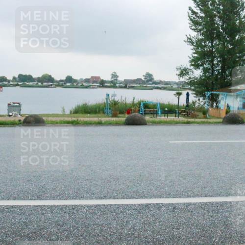 21.06.2025 - 27. Vierlanden-Triathlon H.Heesch http://msf.ph/oto/8008671 15.06.2025 13:27:52 Radfahren 1252, 1255 meine-sportfotos.de