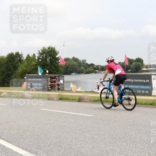 21.06.2025 - 27. Vierlanden-Triathlon H.Heesch http://msf.ph/oto/8008689 15.06.2025 12:19:09 Radfahren 636, 694, 773 meine-sportfotos.de