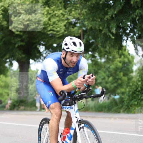 15.06.2025 - 7 Türme Triathlon Yannick Fuchs http://msf.ph/oto/8008725 15.06.2025 13:23:12 Radfahren 594, 1171 meine-sportfotos.de