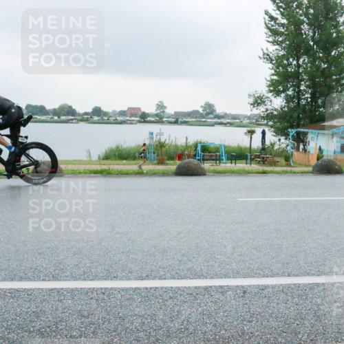 21.06.2025 - 27. Vierlanden-Triathlon H.Heesch http://msf.ph/oto/8008740 15.06.2025 13:27:58 Radfahren 1232, 1244, 1246, 1251, 1255, 1275, 1295 meine-sportfotos.de