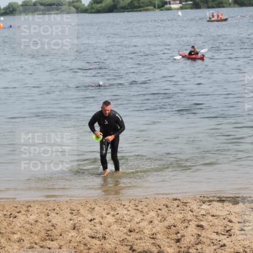 21.06.2025 - 27. Vierlanden-Triathlon MichiJ http://msf.ph/oto/8008745 15.06.2026 10:09:25 Schwimmen  meine-sportfotos.de
