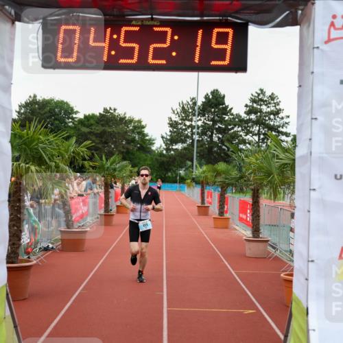 15.06.2025 - 7 Türme Triathlon Michael Strokosch http://msf.ph/oto/8008762 15.06.2025 14:52:18 Ziel 453 meine-sportfotos.de