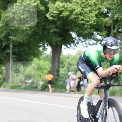 15.06.2025 - 7 Türme Triathlon Yannick Fuchs http://msf.ph/oto/8008773 15.06.2025 13:23:14 Radfahren 594, 1171 meine-sportfotos.de