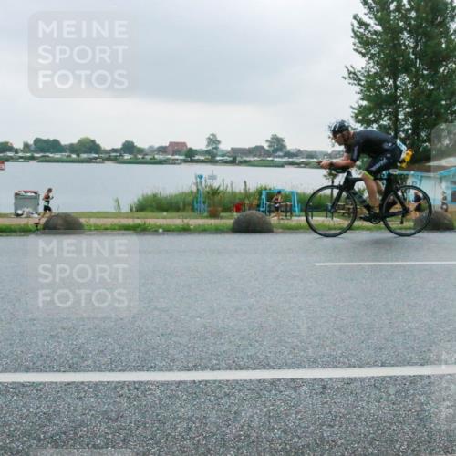 21.06.2025 - 27. Vierlanden-Triathlon H.Heesch http://msf.ph/oto/8008785 15.06.2025 13:28:00 Radfahren 1115, 1232, 1244, 1246, 1251, 1270, 1275, 1295 meine-sportfotos.de