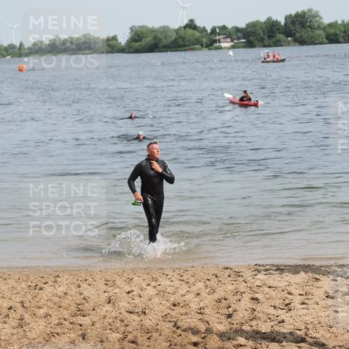 21.06.2025 - 27. Vierlanden-Triathlon MichiJ http://msf.ph/oto/8008797 15.06.2026 10:09:26 Schwimmen  meine-sportfotos.de