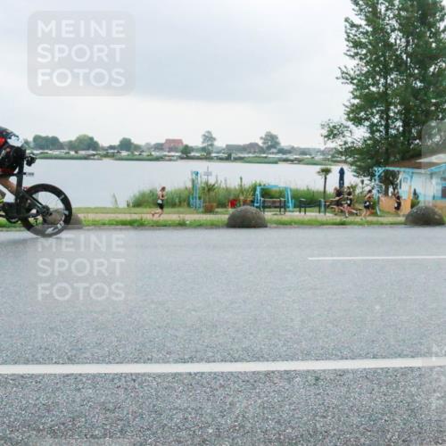 21.06.2025 - 27. Vierlanden-Triathlon H.Heesch http://msf.ph/oto/8008802 15.06.2025 13:28:01 Radfahren 1115, 1232, 1244, 1246, 1251, 1270, 1275, 1295 meine-sportfotos.de