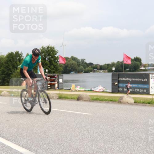 21.06.2025 - 27. Vierlanden-Triathlon H.Heesch http://msf.ph/oto/8008817 15.06.2025 12:19:40 Radfahren 637, 646, 647, 844, 855, 953 meine-sportfotos.de
