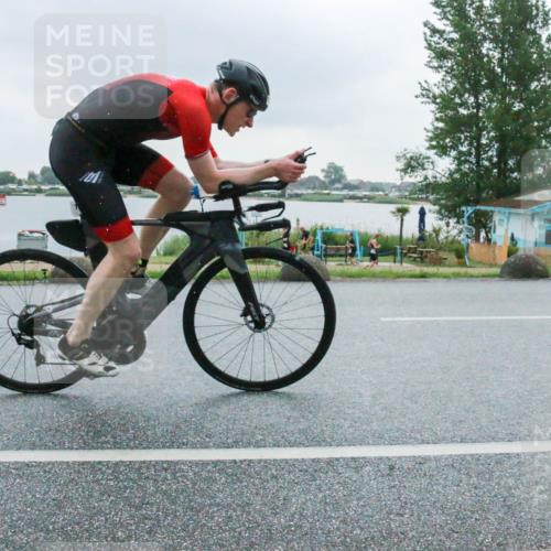 21.06.2025 - 27. Vierlanden-Triathlon H.Heesch http://msf.ph/oto/8008820 15.06.2025 13:28:03 Radfahren 1115, 1246, 1251, 1270, 1275, 1294, 1295 meine-sportfotos.de