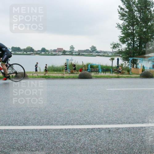 21.06.2025 - 27. Vierlanden-Triathlon H.Heesch http://msf.ph/oto/8008823 15.06.2025 13:28:04 Radfahren 1115, 1251, 1270, 1275, 1294, 1295 meine-sportfotos.de