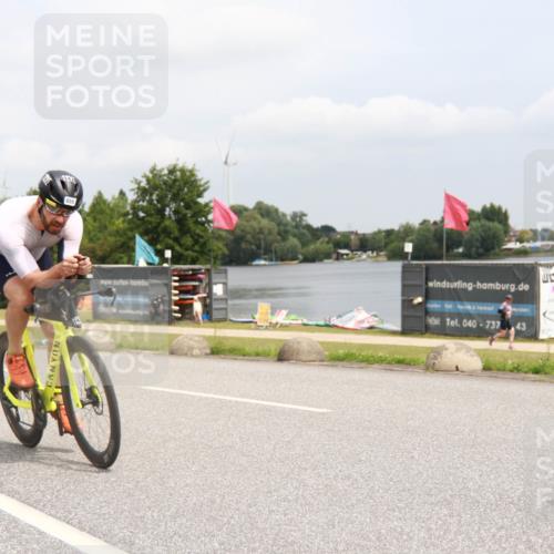 21.06.2025 - 27. Vierlanden-Triathlon H.Heesch http://msf.ph/oto/8008830 15.06.2025 12:19:40 Radfahren 637, 646, 647, 844, 855, 953 meine-sportfotos.de