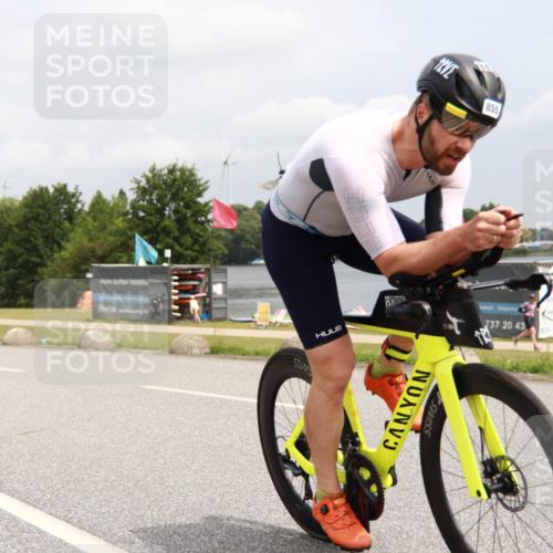 21.06.2025 - 27. Vierlanden-Triathlon H.Heesch http://msf.ph/oto/8008838 15.06.2025 12:19:41 Radfahren 637, 646, 647, 844, 855, 953 meine-sportfotos.de