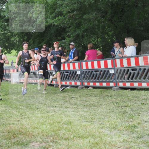 21.06.2025 - 27. Vierlanden-Triathlon KatJ http://msf.ph/oto/8008841 15.06.2025 13:02:28 Ziel 137, 1029, 1030, 1031, 1033 meine-sportfotos.de