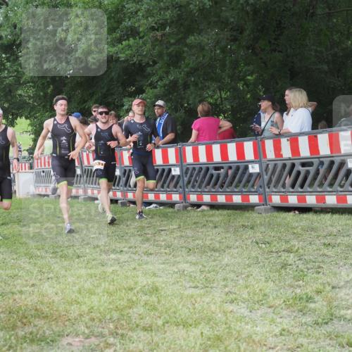 21.06.2025 - 27. Vierlanden-Triathlon KatJ http://msf.ph/oto/8008859 15.06.2025 13:02:28 Ziel 137, 1029, 1030, 1031, 1033 meine-sportfotos.de