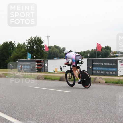15.06.2025 - 27. Vierlanden-Triathlon H.Heesch http://msf.ph/oto/8008861 15.06.2025 10:50:46 Radfahren 188, 373, 592 meine-sportfotos.de