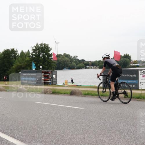 15.06.2025 - 27. Vierlanden-Triathlon H.Heesch http://msf.ph/oto/8008869 15.06.2025 10:50:48 Radfahren 180, 188, 196, 373, 592 meine-sportfotos.de