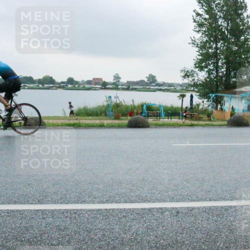 21.06.2025 - 27. Vierlanden-Triathlon H.Heesch http://msf.ph/oto/8008877 15.06.2025 13:28:17 Radfahren 1259, 1271, 1313 meine-sportfotos.de