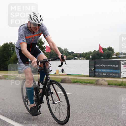 15.06.2025 - 27. Vierlanden-Triathlon H.Heesch http://msf.ph/oto/8008910 15.06.2025 10:51:05 Radfahren 120, 171, 403 meine-sportfotos.de