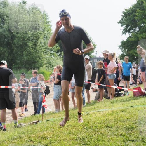 15.06.2025 - 27. Vierlanden-Triathlon KatJ http://msf.ph/oto/8008915 15.06.2025 10:07:12 Schwimmen 131, 376, 459, 462 meine-sportfotos.de