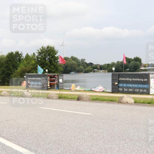 21.06.2025 - 27. Vierlanden-Triathlon H.Heesch http://msf.ph/oto/8008922 15.06.2025 12:19:44 Radfahren 647, 844, 855, 953 meine-sportfotos.de