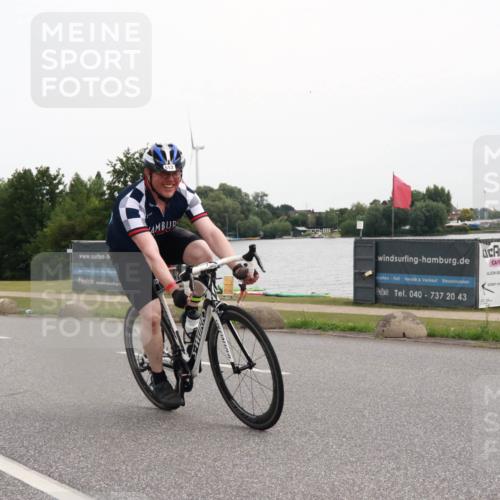 15.06.2025 - 27. Vierlanden-Triathlon H.Heesch http://msf.ph/oto/8008932 15.06.2025 10:51:34 Radfahren 612 meine-sportfotos.de